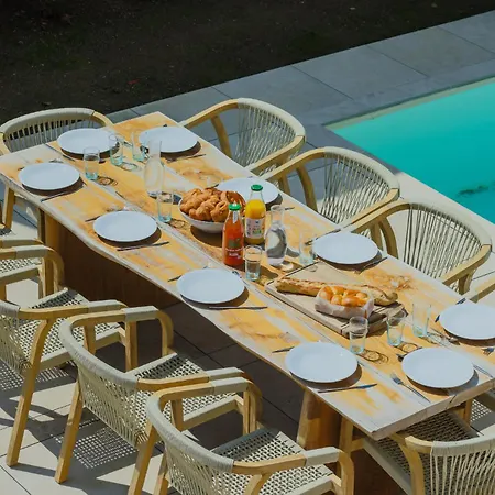 Villa Villa Magnifique Climatisee 4 Chambres, 4 Salles De Bain Avec Piscine Chauffee Proche Mer