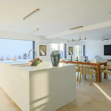 Magnifique Climatisee 4 Chambres, 4 Salles De Bain Avec Piscine Chauffee, Salle De Sport Proche *