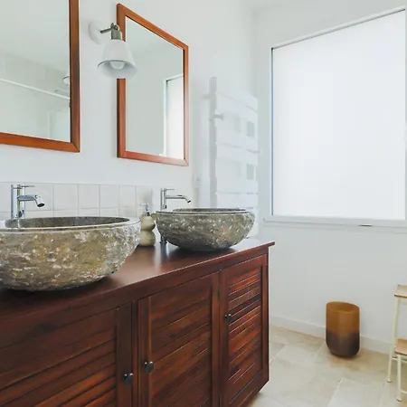 Magnifique Climatisee 4 Chambres, 4 Salles De Bain Avec Piscine Chauffee, Salle De Sport Proche Le Bernard